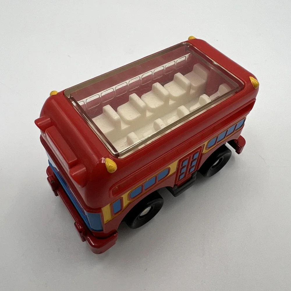 GeoTrax 3 Piece Highview Tours Bus Stop Fisher Price Station Double Decker Sign